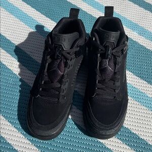 Nike Air Jordan Spizike Low Boys size 5Y In like new condition